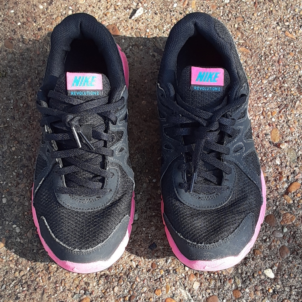 Nike Revolution 2